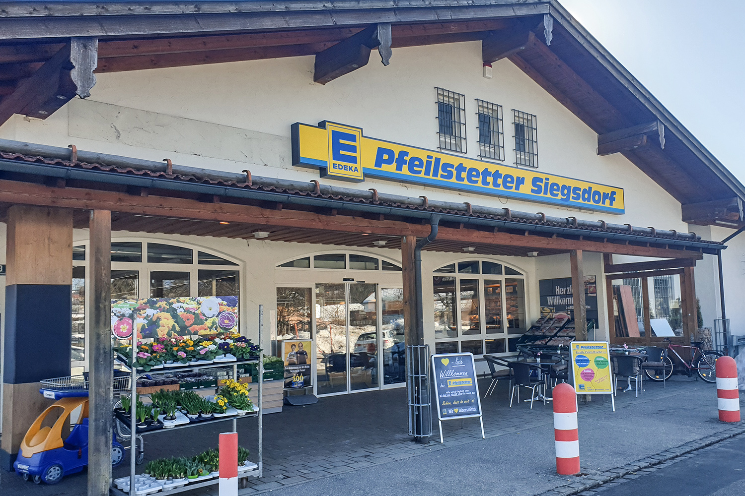 EDEKA Pfeilstetter in der Siegsdorfer Dorfmitte